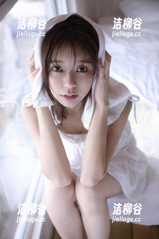 FAIRY CLUB妖精社 - 探索喵喵的连身维修工写真图包，感受风格与个性的碰撞.txt
